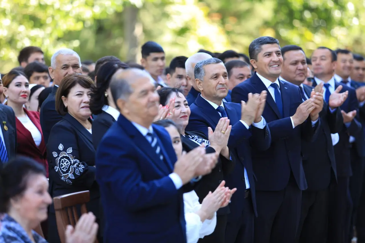 Videoreportaj: Jizzaxda talabalar uchun yangi o‘quv yili boshlandi